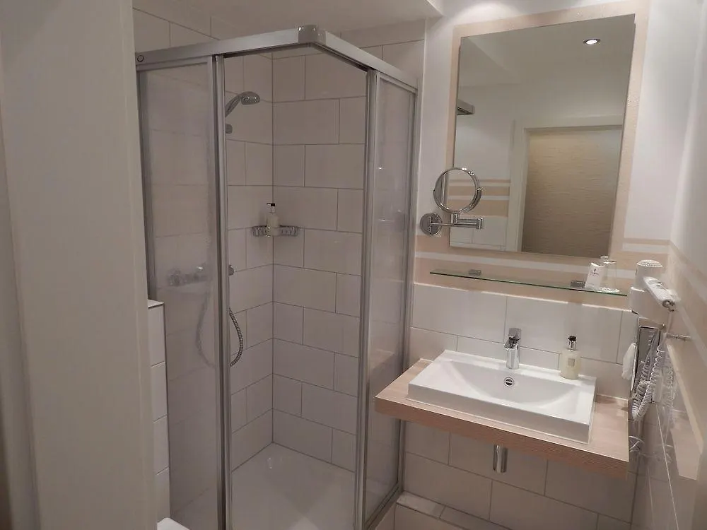 Airport Fashion Hotel Ντίσελντορφ 3*,